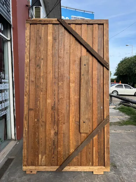 Puerta rústica tabla entera con alfajías