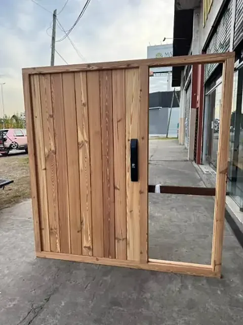 Puerta tablera cepillada